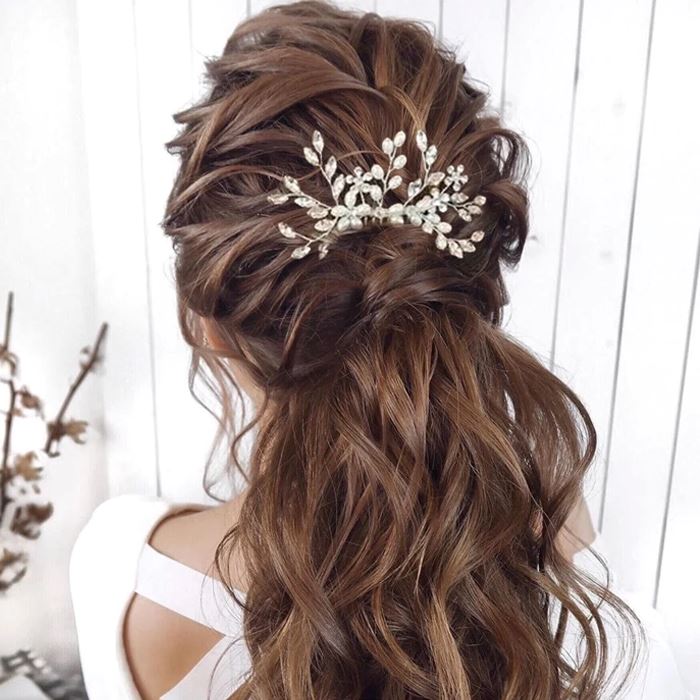 Schlichter und eleganter Braut-Haarkamm mit Blumenmuster 